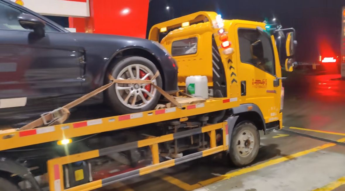那曲行车途中遇到突发状况该如何呼叫道路救援？